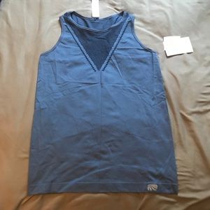Athletic tank top, size M